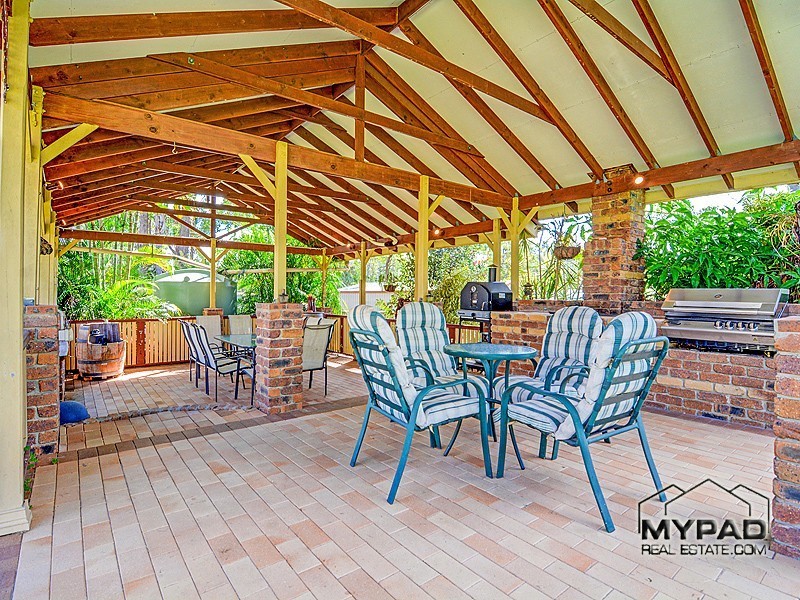 17 Gorky Place, Munruben QLD 4125