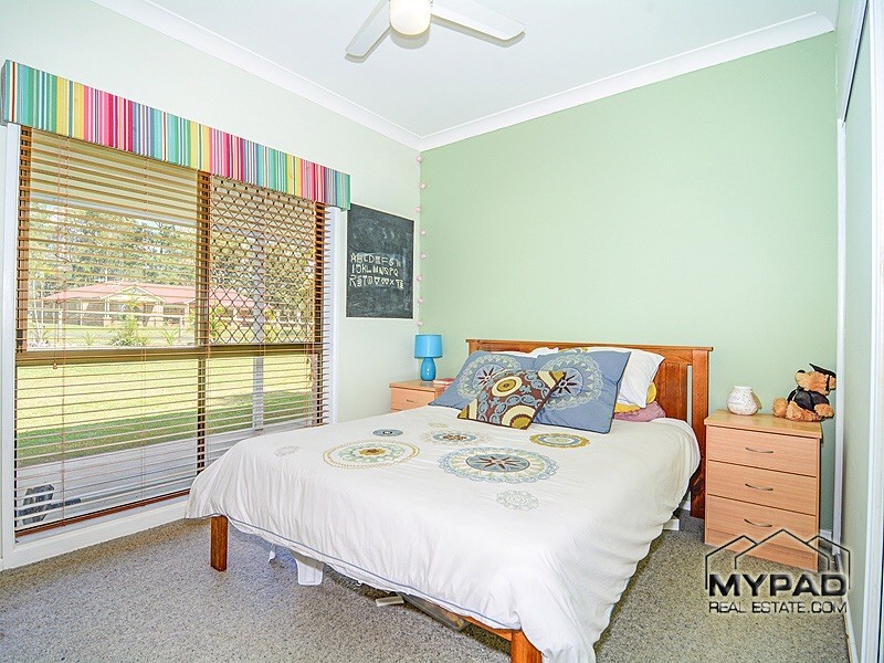 17 Gorky Place, Munruben QLD 4125