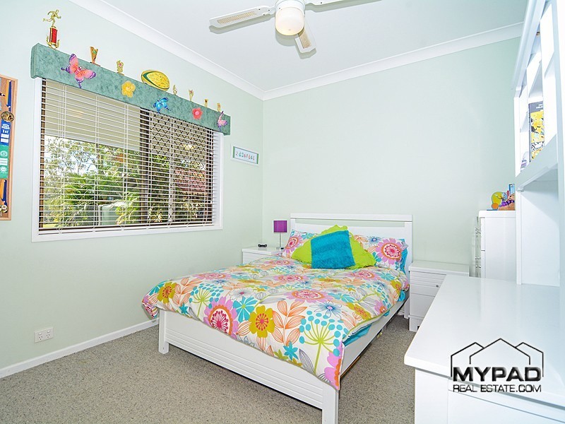 17 Gorky Place, Munruben QLD 4125