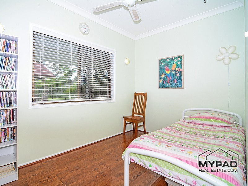 17 Gorky Place, Munruben QLD 4125