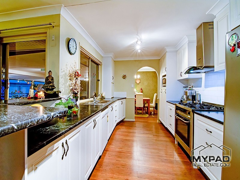 34 Teresa Drive, Munruben QLD 4125