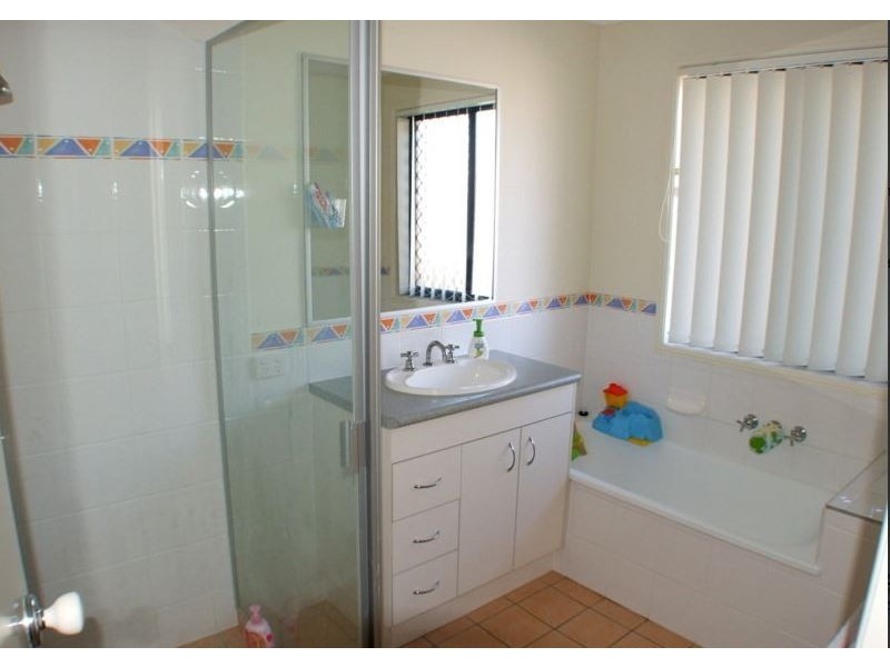 5 Osprey St, Loganlea QLD 4131