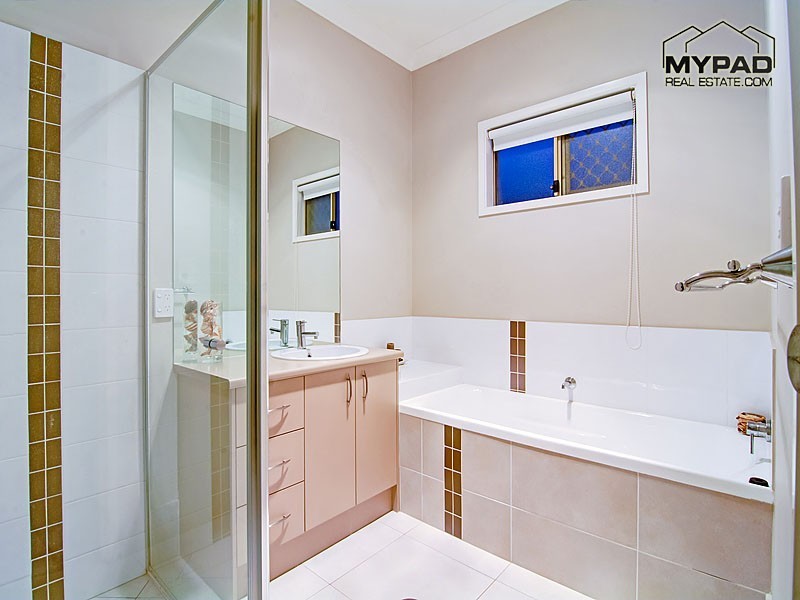 14 Barrington Street, Springfield Lakes QLD 4300