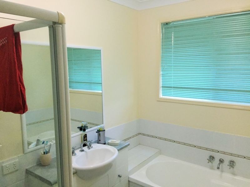 26 Leonie Pl, Doolandella QLD 4077