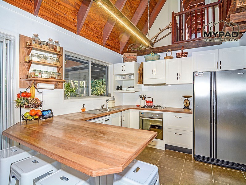 63 Blackwell Street, Hillcrest QLD 4118