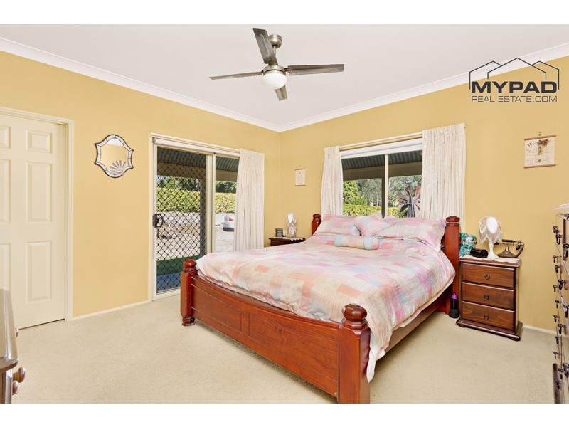 1 Spinebill Drive, Greenbank QLD 4124