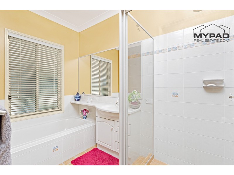 1 Spinebill Drive, Greenbank QLD 4124