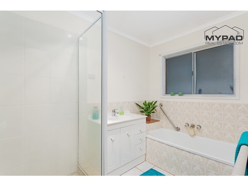 24 Hawdon Crescent, Springwood QLD 4127