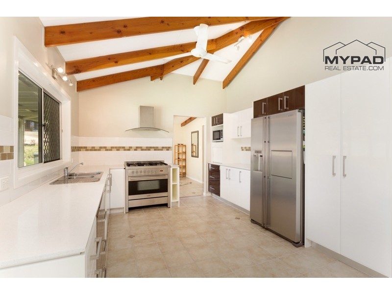 27 Jindabyne Court, Greenbank QLD 4124