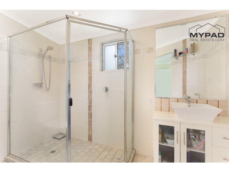 27 Jindabyne Court, Greenbank QLD 4124