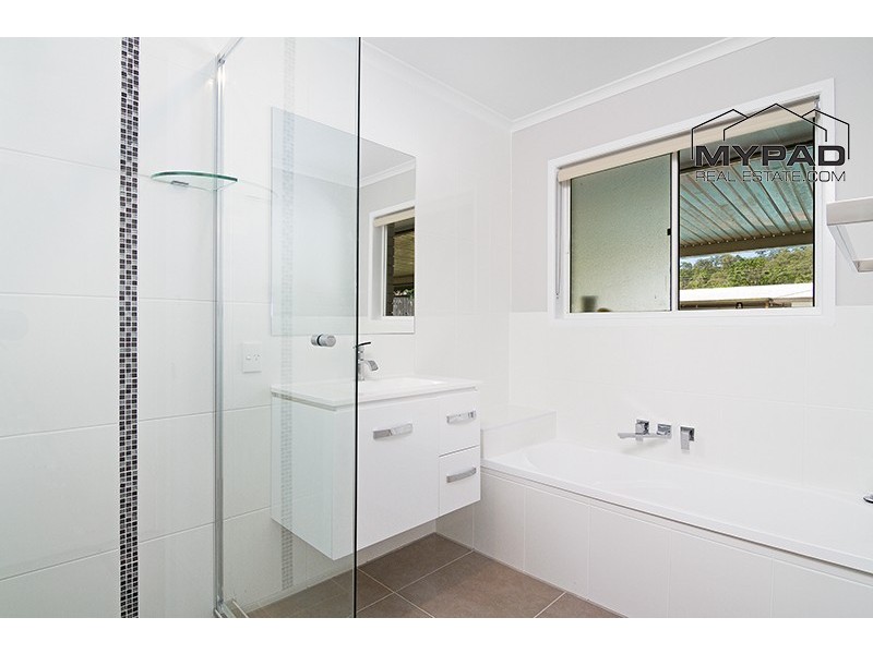 24 Hawdon Crescent, Springwood QLD 4127