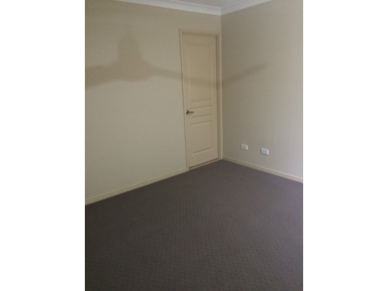 15 Siedofsky Street, Redbank Plains QLD 4301