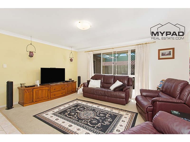 4 Grevillea Pl, Forest Lake QLD 4078