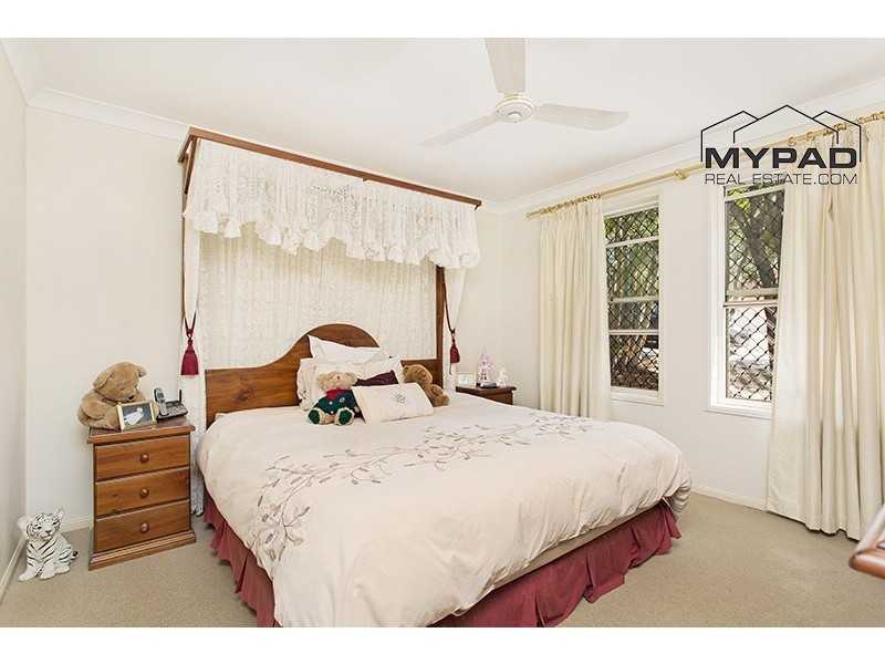 4 Grevillea Pl, Forest Lake QLD 4078