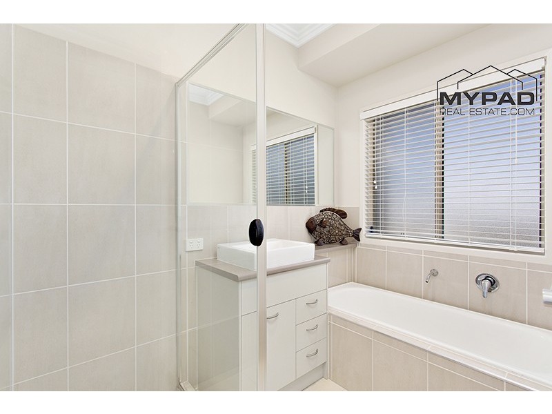 5 Pole Crescent, New Beith QLD 4124