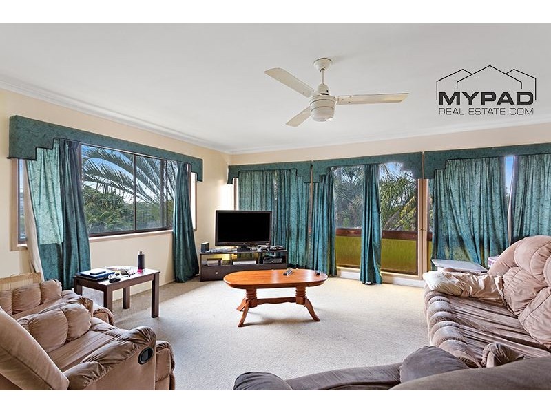 96 Conifer St, Hillcrest QLD 4118