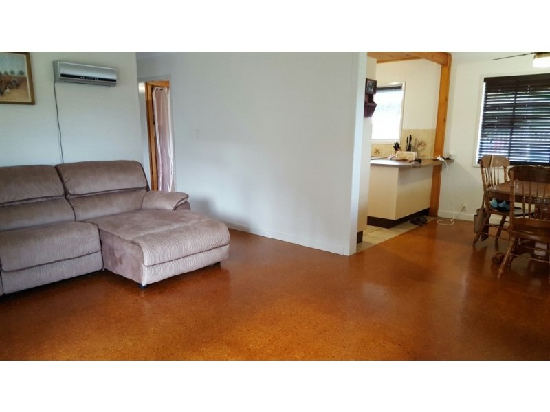 148 Russells Road, Pine Mountain QLD 4306