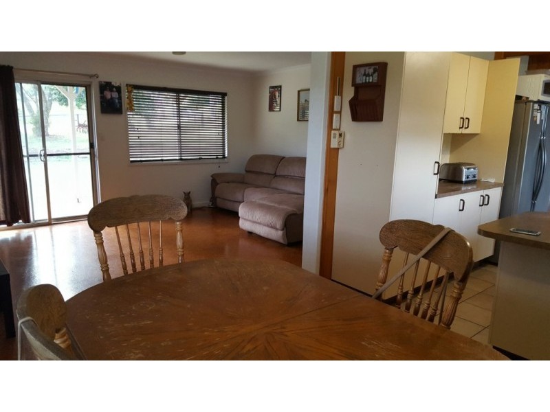148 Russells Road, Pine Mountain QLD 4306