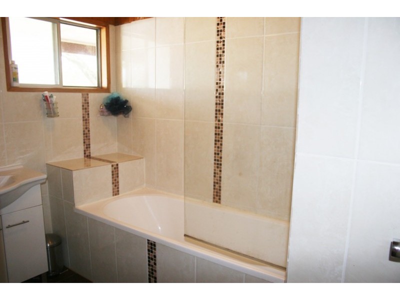 148 Russells Road, Pine Mountain QLD 4306
