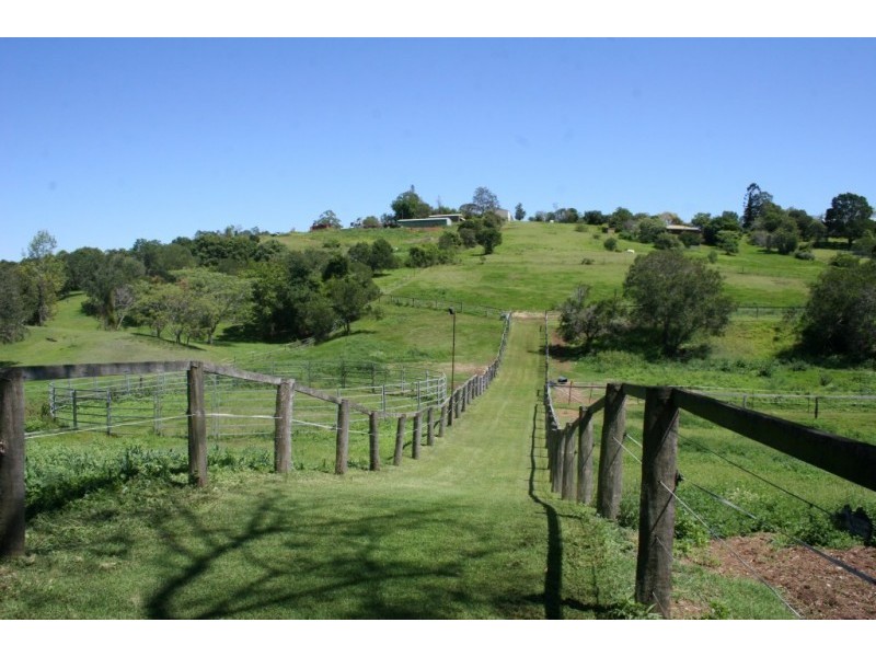 148 Russells Road, Pine Mountain QLD 4306