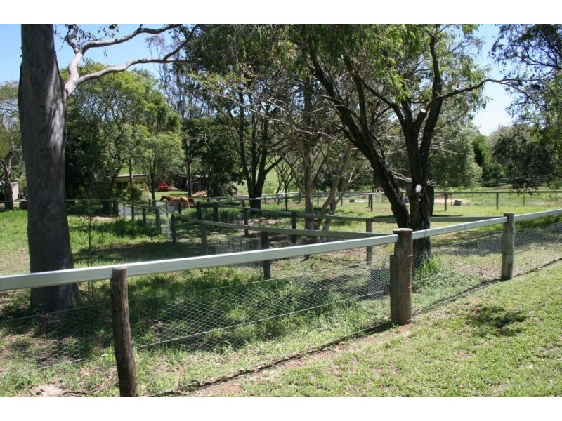 148 Russells Road, Pine Mountain QLD 4306