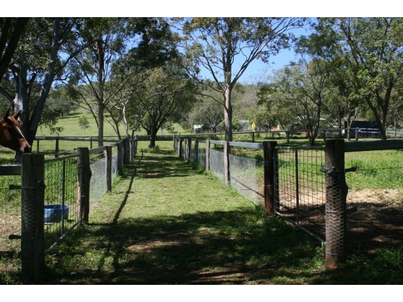 148 Russells Road, Pine Mountain QLD 4306