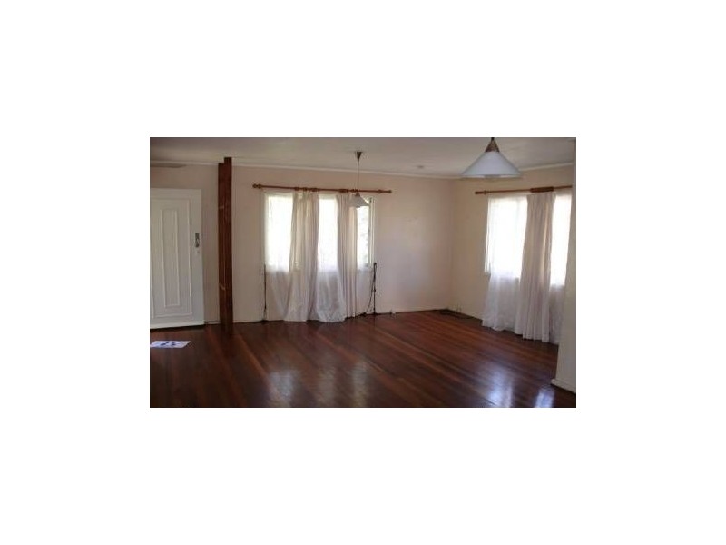 10 Douglas Street, Woodridge QLD 4114