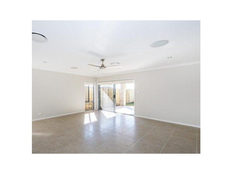 10 Shale Avenue, Logan Reserve QLD 4133
