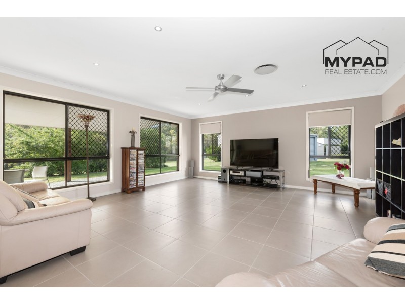 39 Bluewing Court, Greenbank QLD 4124