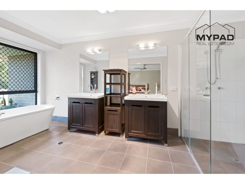 39 Bluewing Court, Greenbank QLD 4124