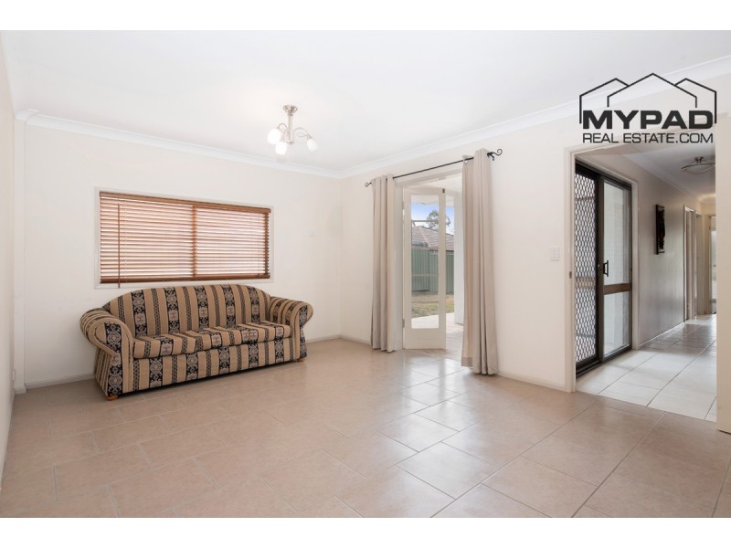 11 Short Street, Boronia Heights QLD 4124