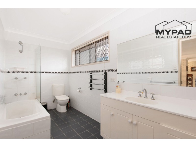 11 Short Street, Boronia Heights QLD 4124