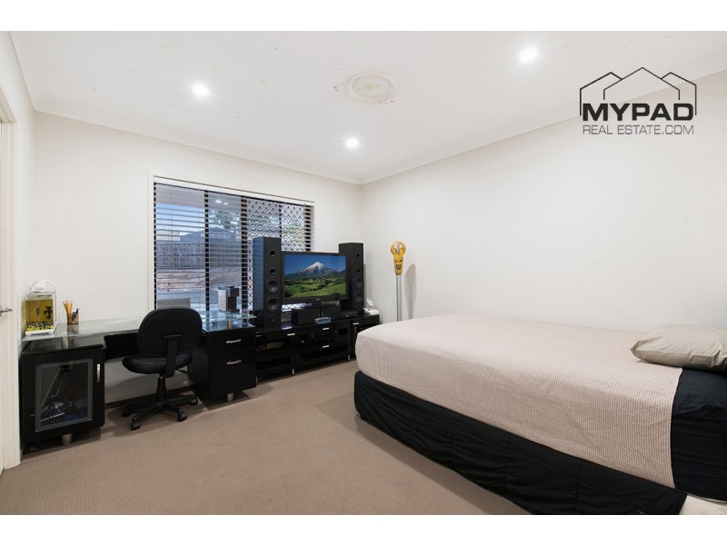 34 Bluewing Court, Greenbank QLD 4124