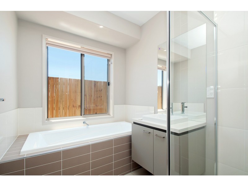 29 Orb St, Yarrabilba QLD 4207