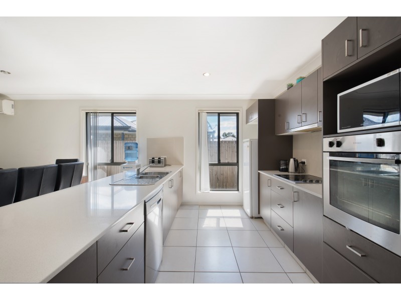 30 Grand Terrace, Waterford QLD 4133