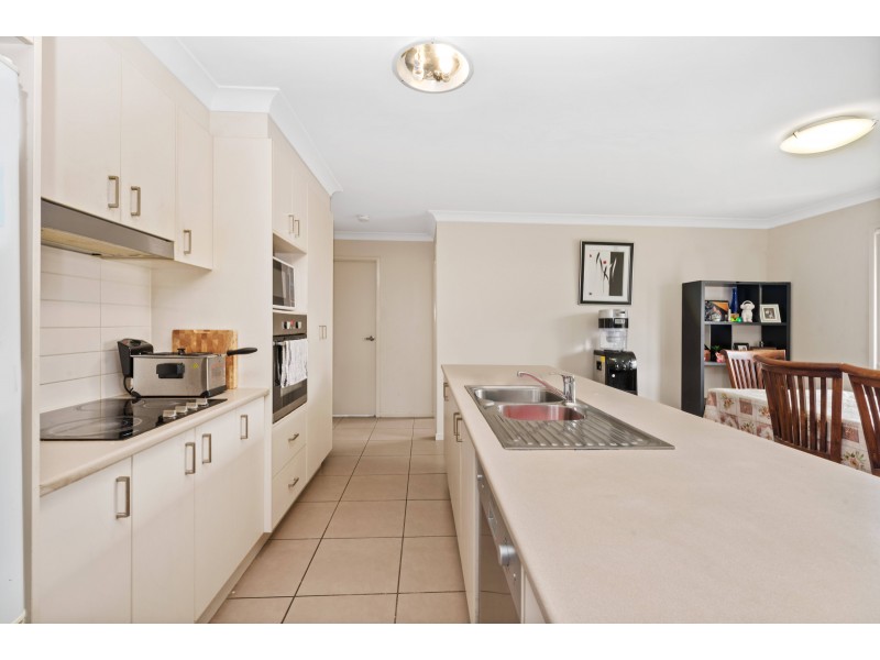 42 Colebrook  Crescent, Doolandella QLD 4077