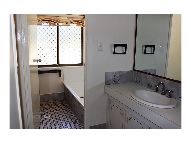 52 Alawoona Street, Redbank Plains QLD 4301