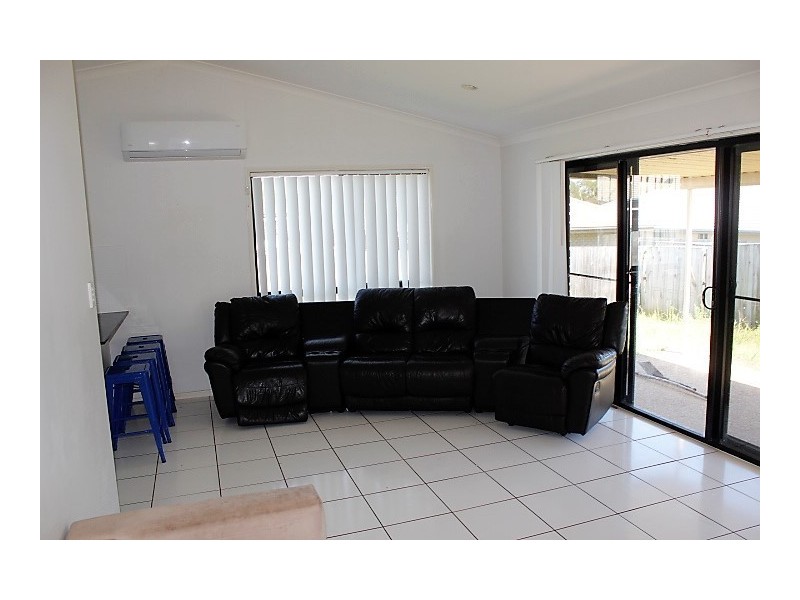 18 Lorikeet Way, Crestmead QLD 4132