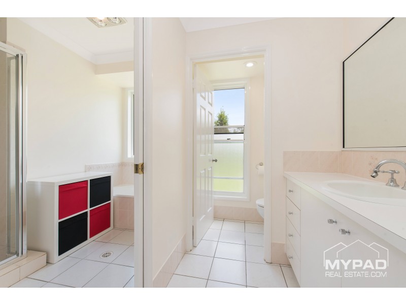 501 Middle Road, Greenbank QLD 4124