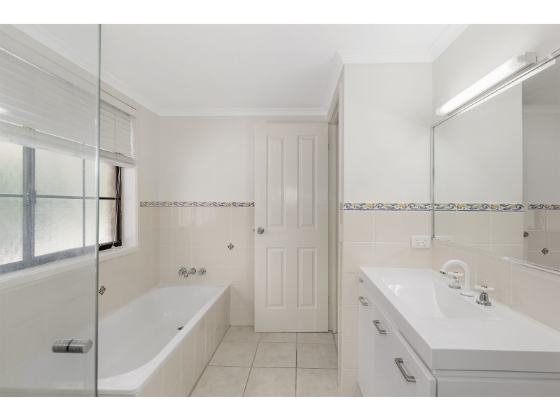 25 Karragata Court, Tallebudgera QLD 4228