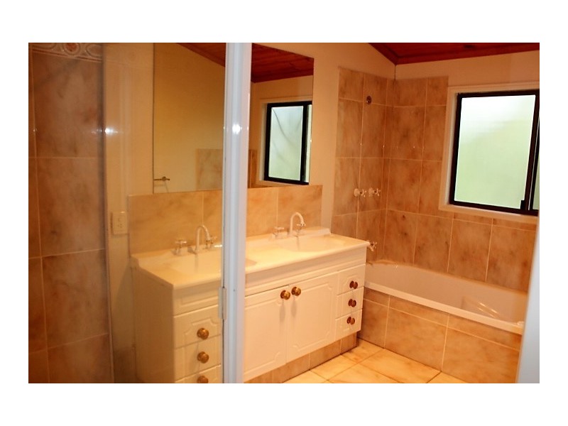 36 Dennis Road, Springwood QLD 4127