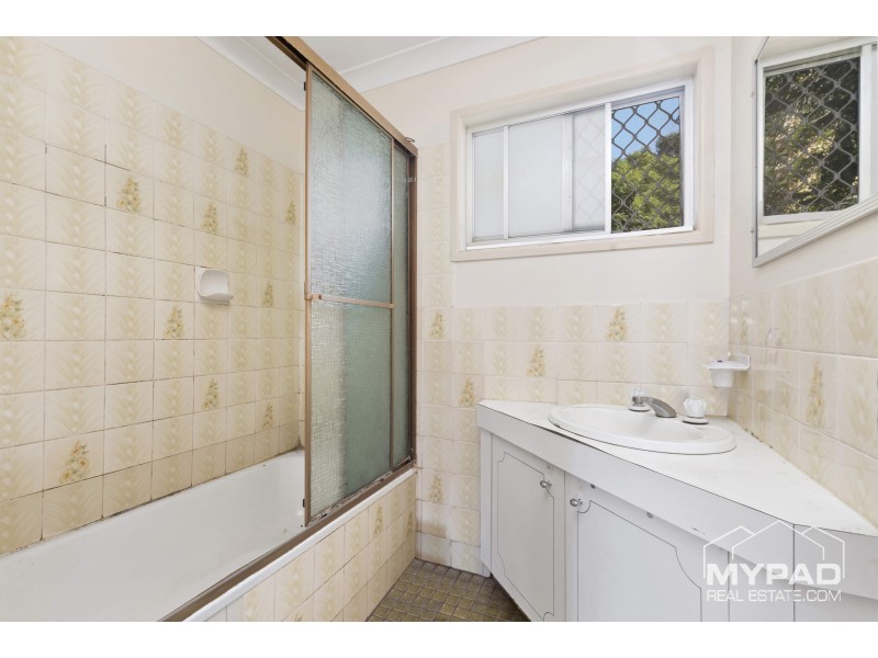 7 Errol Street, Loganlea QLD 4131