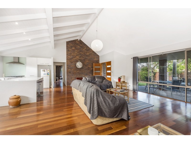 1 Sittella Crescent, Burleigh Waters QLD 4220