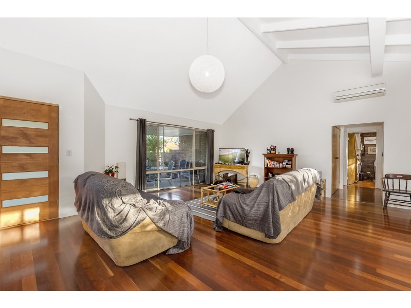 1 Sittella Crescent, Burleigh Waters QLD 4220