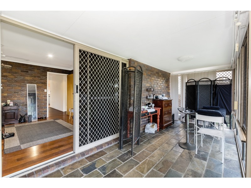 1 Sittella Crescent, Burleigh Waters QLD 4220