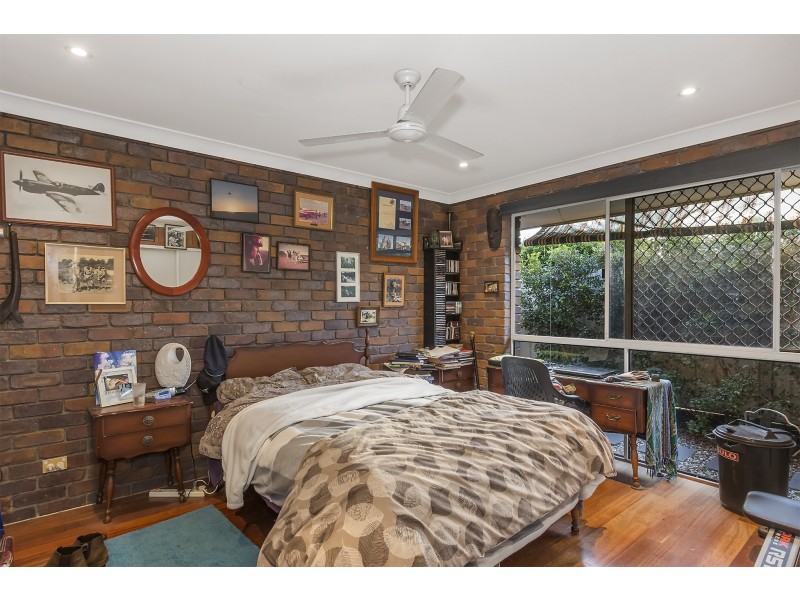 1 Sittella Crescent, Burleigh Waters QLD 4220