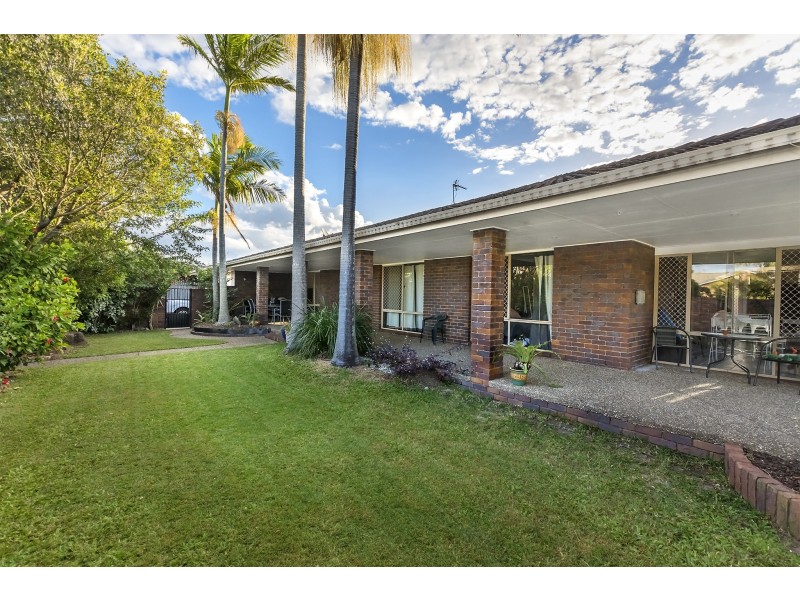 1 Sittella Crescent, Burleigh Waters QLD 4220