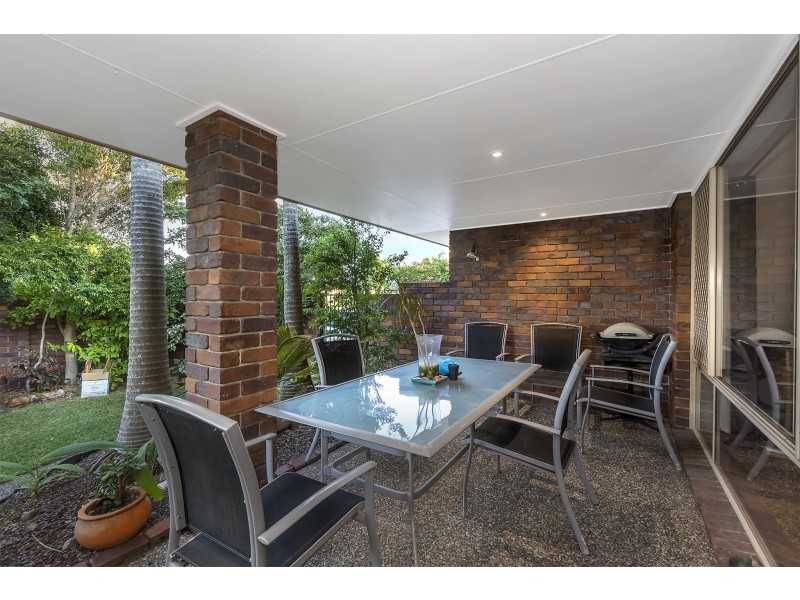 1 Sittella Crescent, Burleigh Waters QLD 4220
