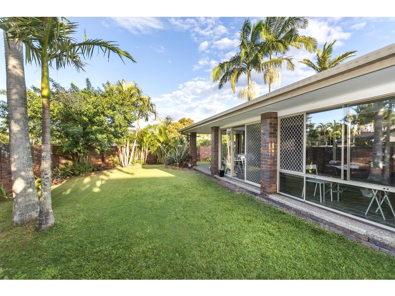 1 Sittella Crescent, Burleigh Waters QLD 4220