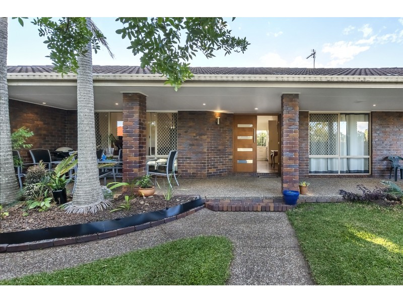 1 Sittella Crescent, Burleigh Waters QLD 4220